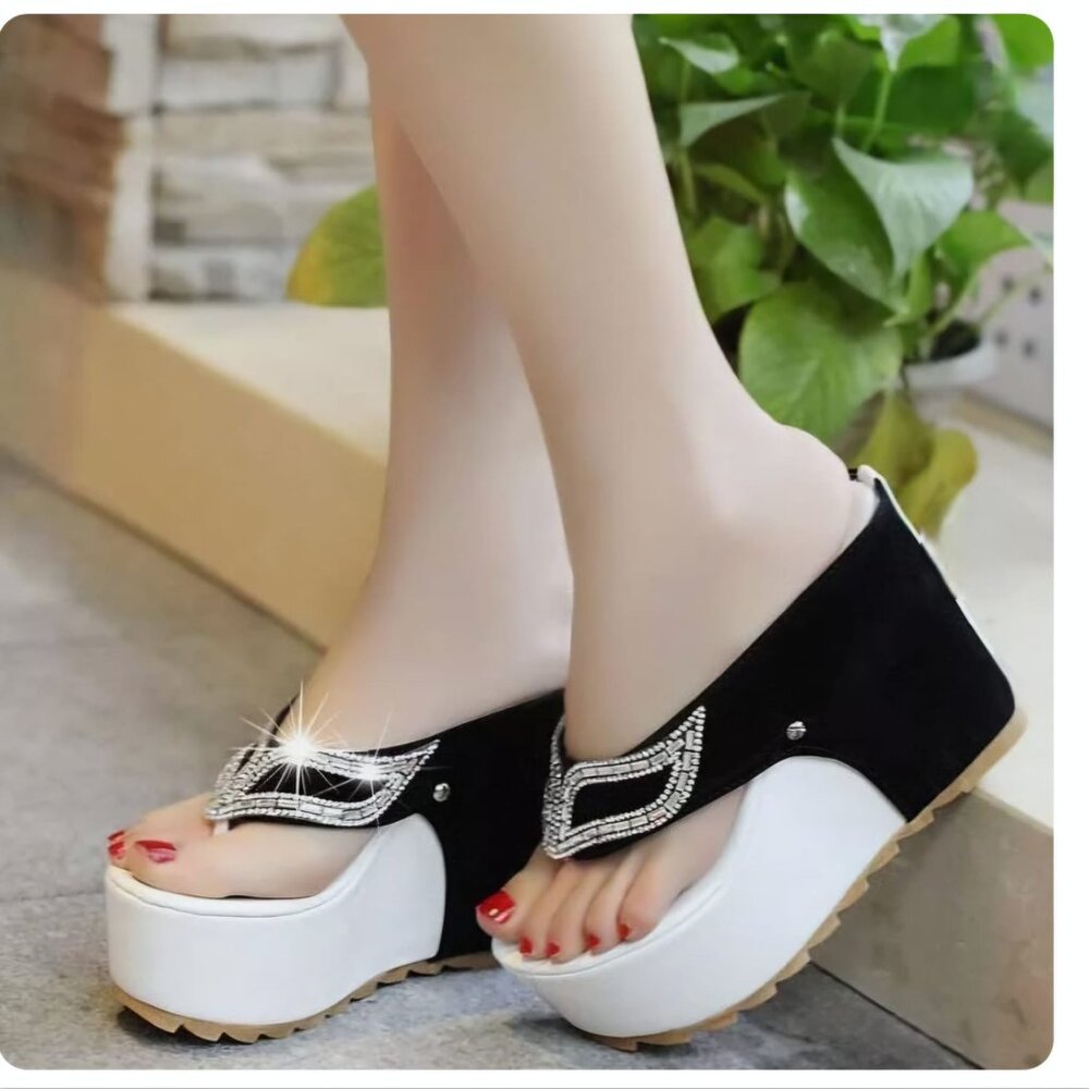 SANDALS WEDGE PLATFORM HEEL- BRAND NEW!